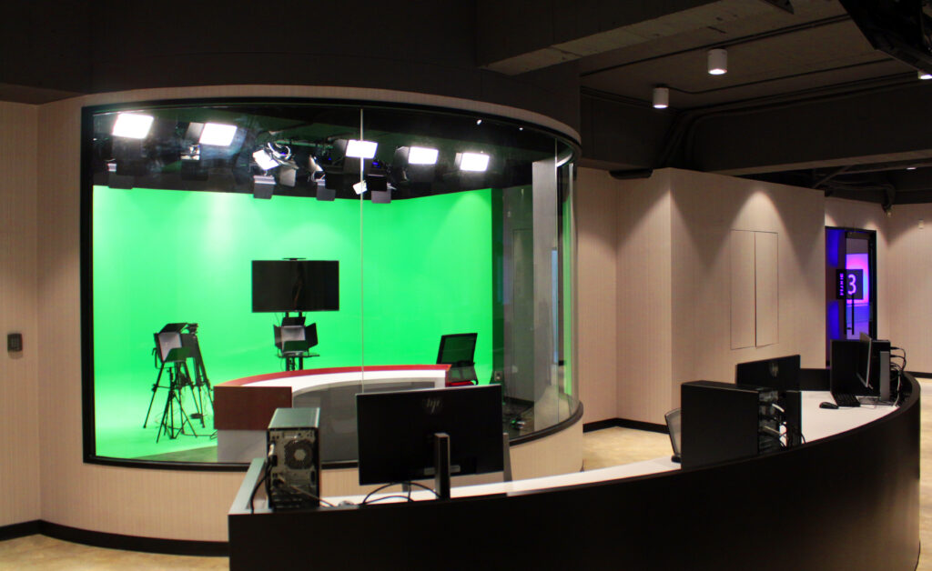 世新大學 製播作業、新聞編輯、多功能雙向攝影棚