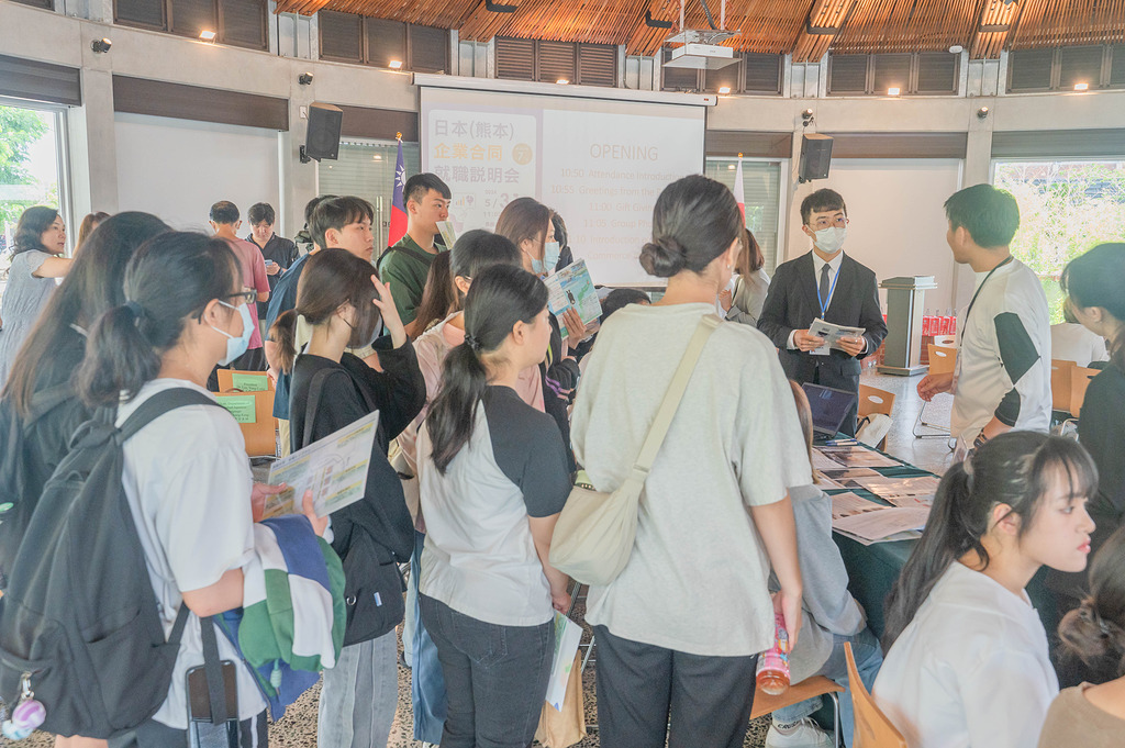 7be5985a875cd3a998e2e09293671634 l