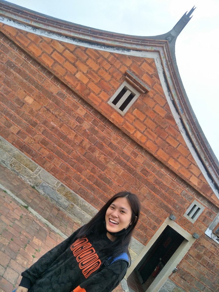 雖沒有城市的繁華，卻擁樸素與家裡的溫暖。我愛金門也愛金大！