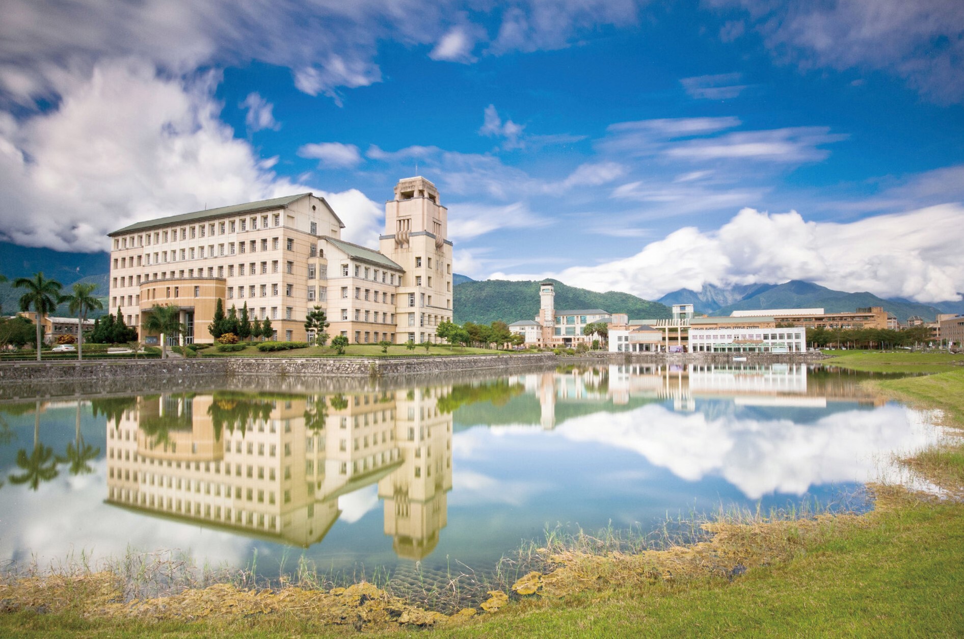 2024世界創新大學東華「生成式AI應用」排名全球第11名