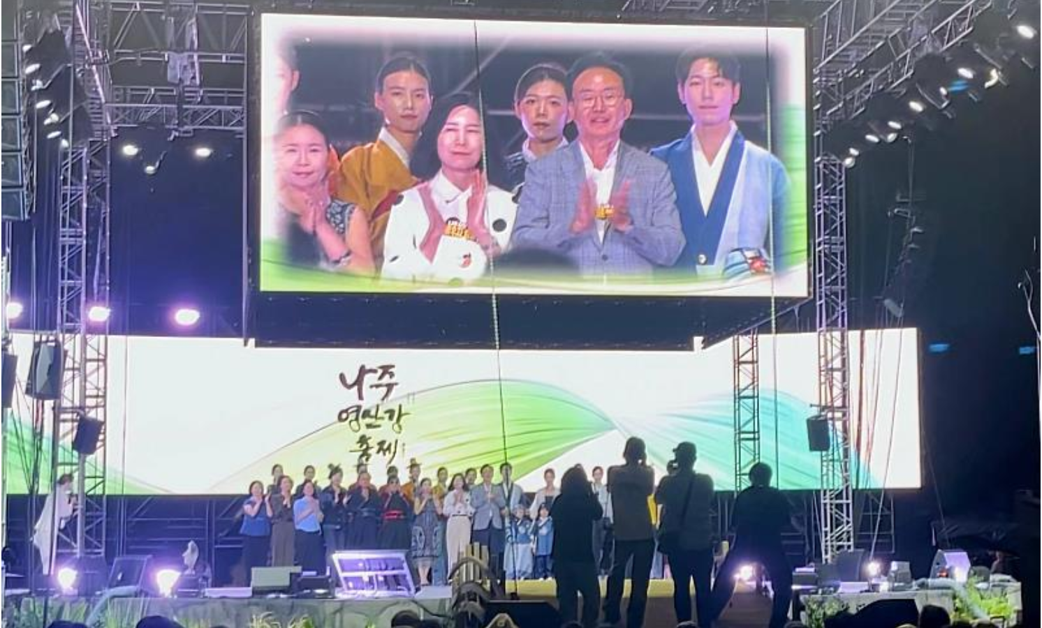 亞洲大學時尚系受邀參加韓國「2025羅州榮山江慶典」