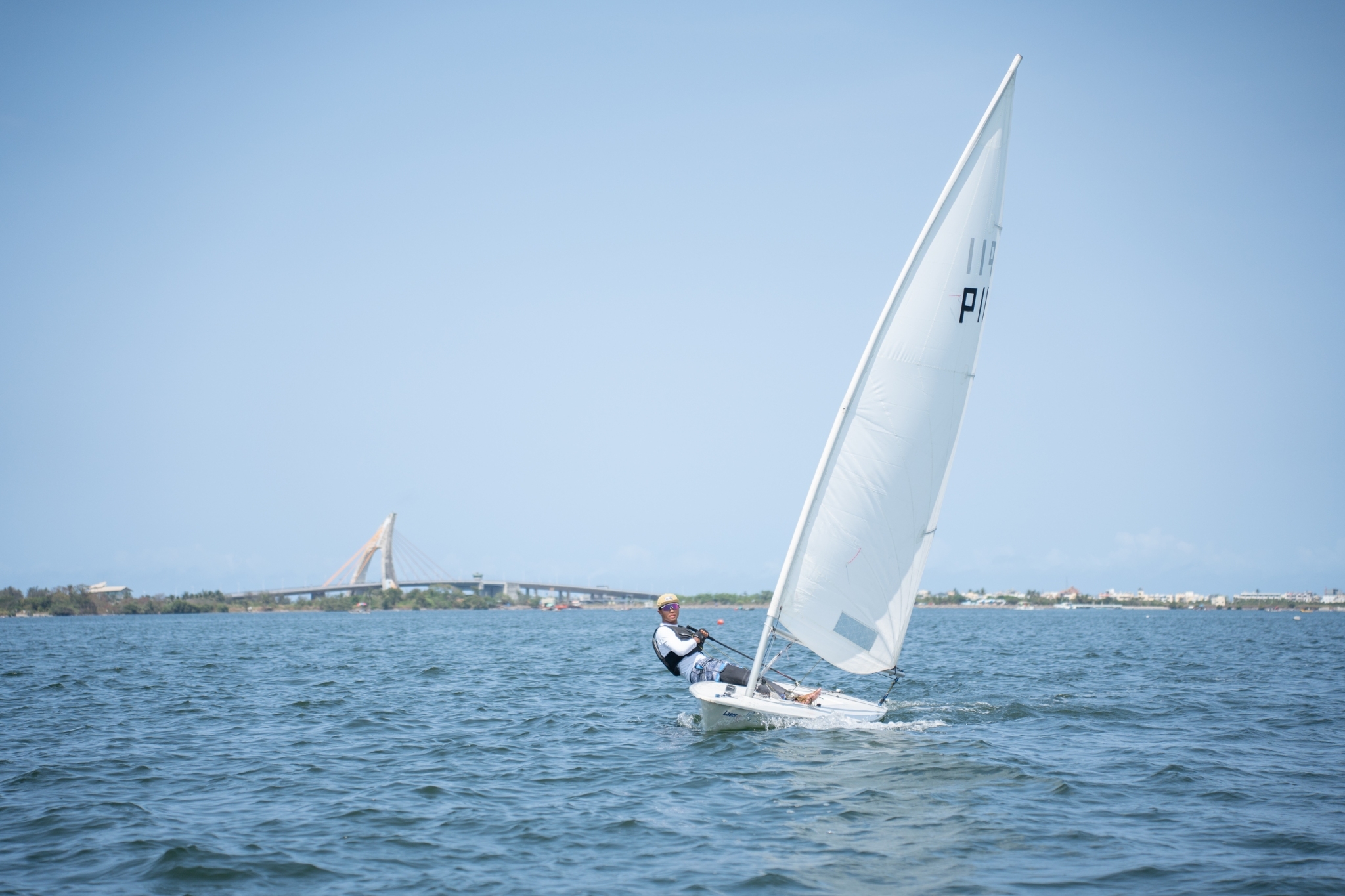 來西灣衝一波！　中山大學首開衝浪課
