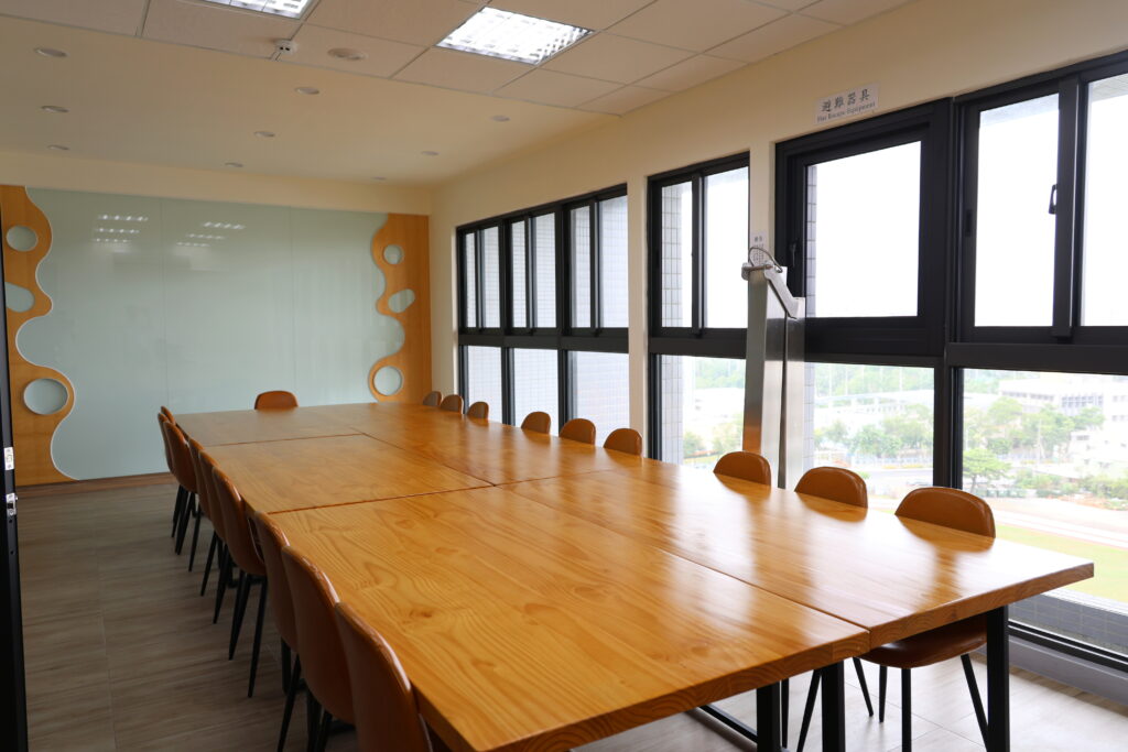 賢德樓8樓設有大型會議研討室。