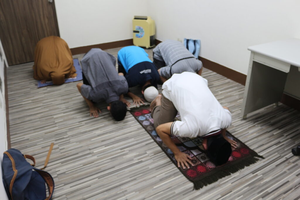 Mczh tw1200x1200 large152753 829094108820 (1)