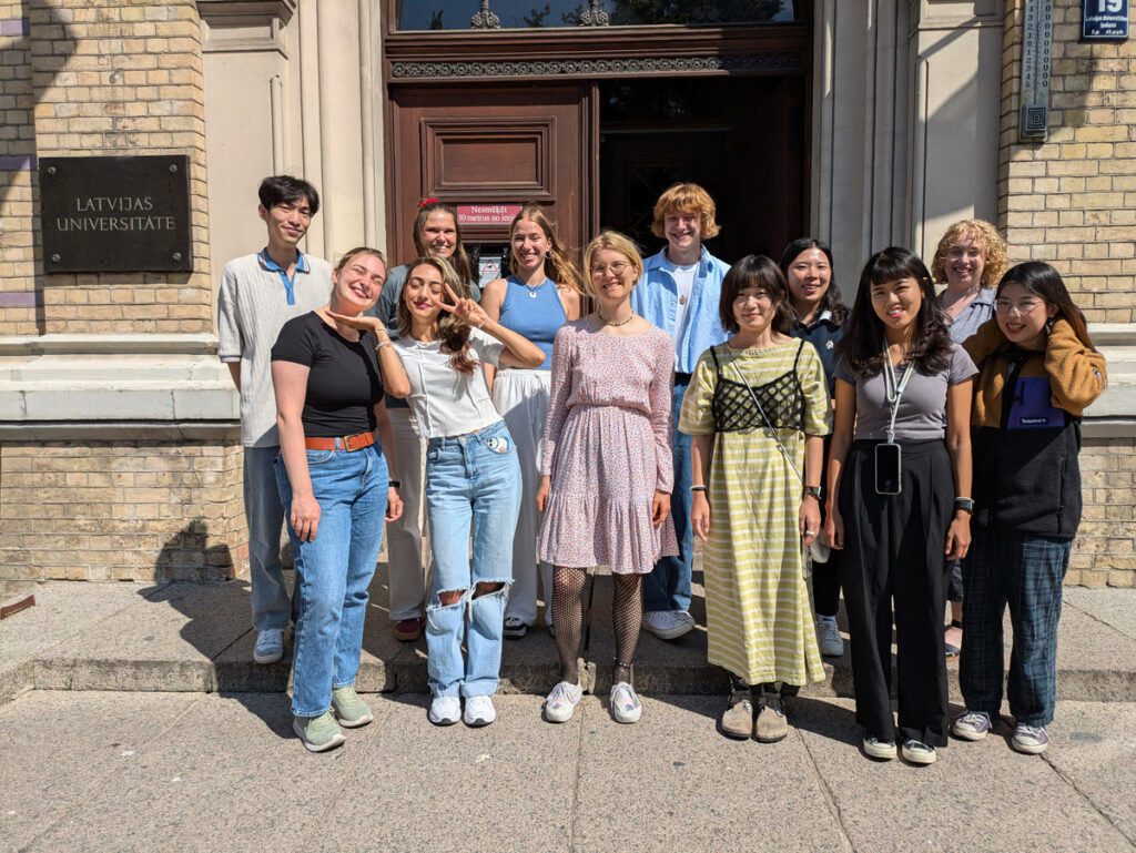 Mczh tw1200x1200 large205984